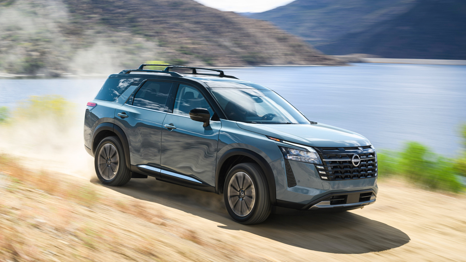 稍稍煥然一新的 2026 款 Nissan Pathfinder 配備了新的格柵、新的屏幕,僅此而已